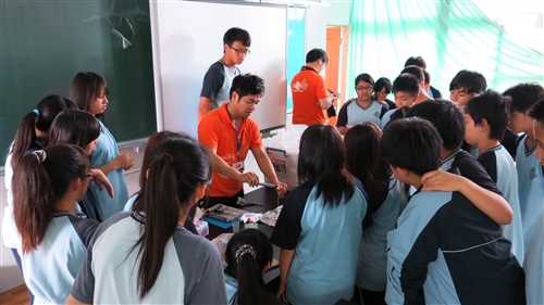 本校理學院與花蓮縣教育處合作推廣洄瀾化學教育。