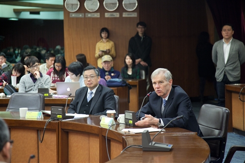 卜睿哲博士專題演講談「面對中國大陸：台灣未來的挑戰」。