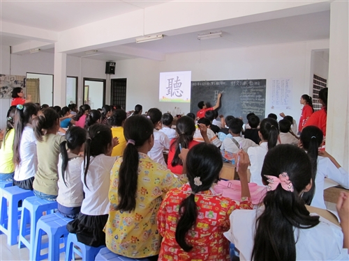 本校「柬埔寨服務學習團」7度赴柬國服務。