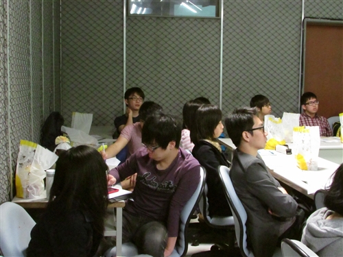 學習與教學中心於3/19(三)辦理「102(2)學生學習社群/讀書會說明會」