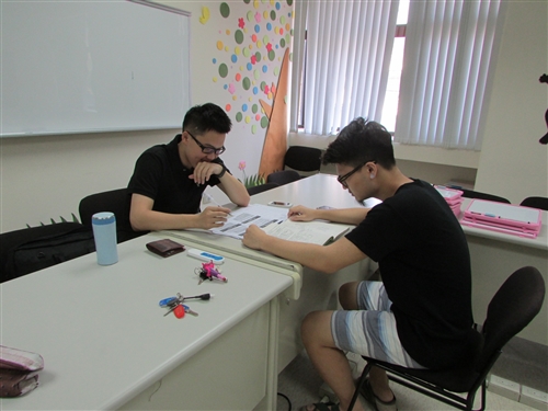 學習與教學中心舉辦大學部基礎科目1-3人個別輔導，敬請公告並鼓勵同學踴躍參加。