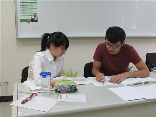 學習與教學中心舉辦大學部基礎科目1-3人個別輔導，敬請公告並鼓勵同學踴躍參加。