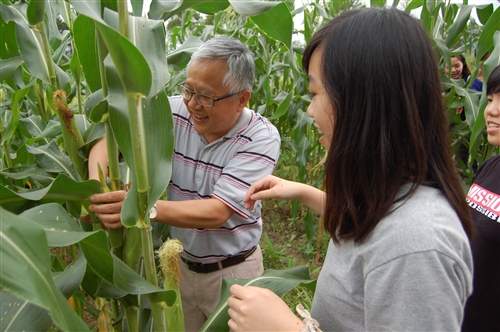 開心農場歡慶收成－看得見的「住宿學院」實質內涵