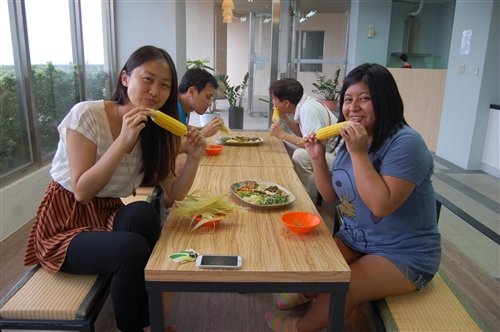 開心農場歡慶收成－看得見的「住宿學院」實質內涵