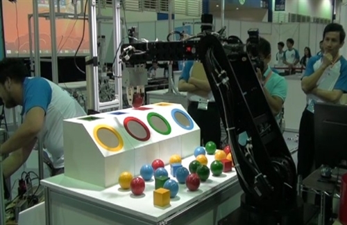 電機系機器手臂再創佳績，勇奪「上銀智慧機器手」總冠軍。