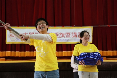 本校寒假社會服務授旗出發囉！