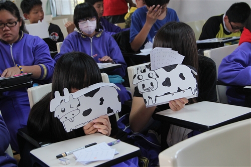 理學院「可見光科學服務隊」寒假下鄉服務。