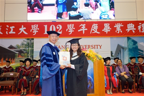 「三環五育 職場享譽」，本校舉行102學年度畢業典禮。