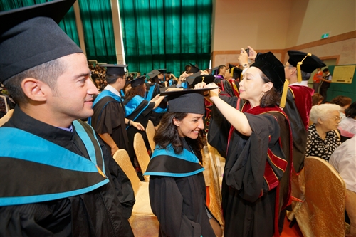 「三環五育 職場享譽」，本校舉行102學年度畢業典禮。