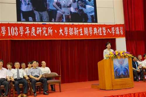 淡江新生的第一堂課：「克難坡巡禮」。