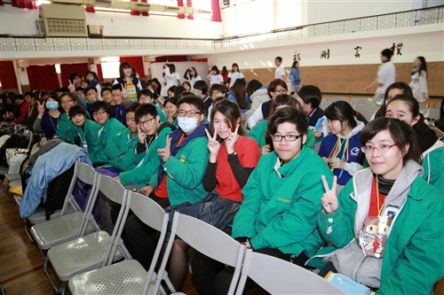 本校寒假社會服務授旗出發囉！