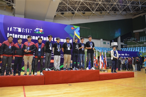 機器人研發團隊再創佳績勇奪2014 FIRA世界盃機器人賽6金3銅。