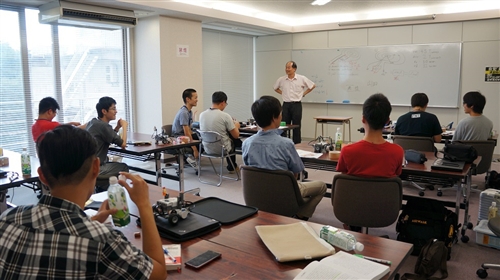 本校與日本東北大學及仙台高專合辦機器人暑期營。