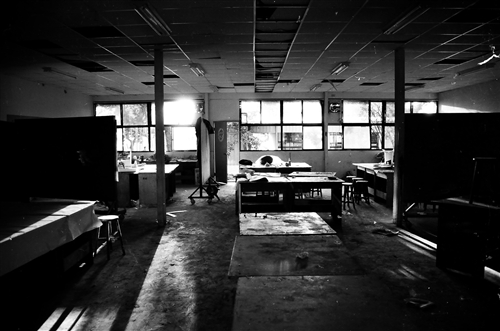 印證時代變遷建築系出版《嚮‧建築：民歌時代的建築青年》。