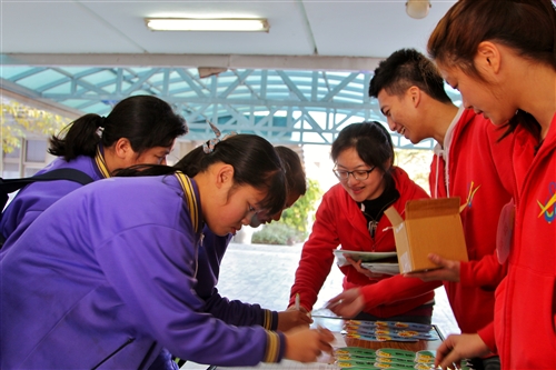 理學院「可見光科學服務隊」寒假下鄉服務。