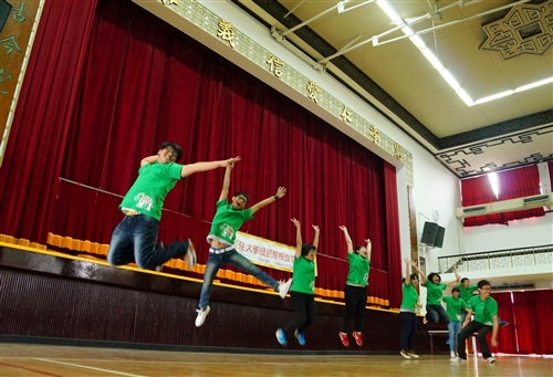 本校寒假社會服務授旗出發囉！