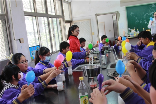 理學院「可見光科學服務隊」寒假下鄉服務。