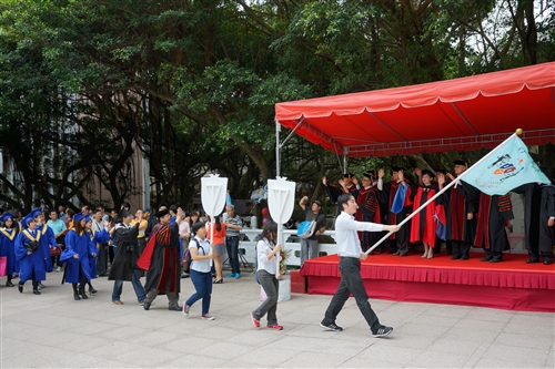 「三環五育 職場享譽」，本校舉行102學年度畢業典禮。