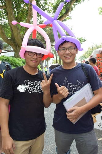 「103學年度社團招生博覽會」在海報街熱鬧展開。