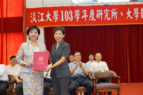 淡江新生的第一堂課：「克難坡巡禮」。