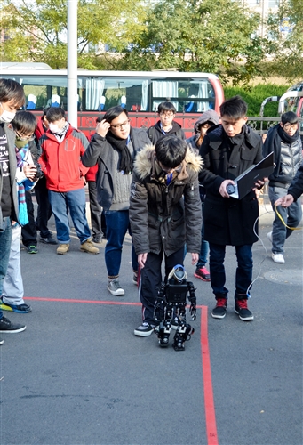 機器人研發團隊再創佳績勇奪2014 FIRA世界盃機器人賽6金3銅。