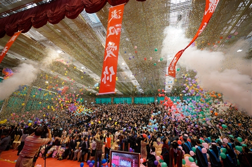 「三環五育 職場享譽」，本校舉行102學年度畢業典禮。