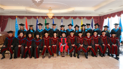 本校舉行第1屆「亞洲研究所數位學習碩士在職專班」畢業典禮。