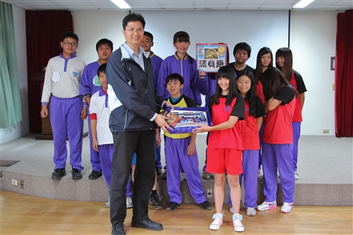 理學院「可見光科學服務隊」寒假下鄉服務。