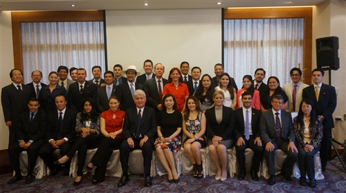 亞洲所數位學習碩士在職專班拉美菁英到校參加面授課程。