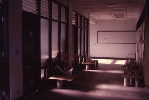 印證時代變遷建築系出版《嚮‧建築：民歌時代的建築青年》。