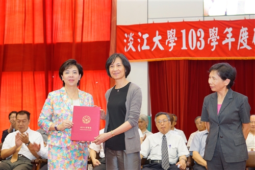 淡江新生的第一堂課：「克難坡巡禮」。