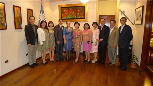 張校長率團赴智利、巴拉圭交流訪問。