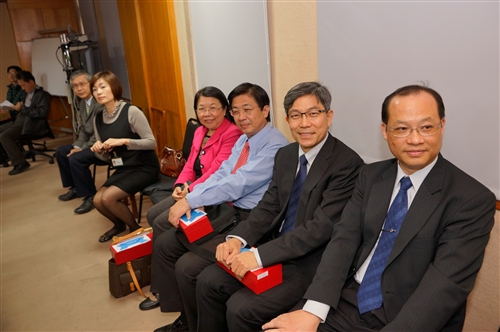 本校102年度推動員工帶薪學習制度榮獲教育部評定優等獎。