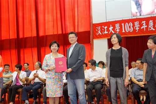 淡江新生的第一堂課：「克難坡巡禮」。