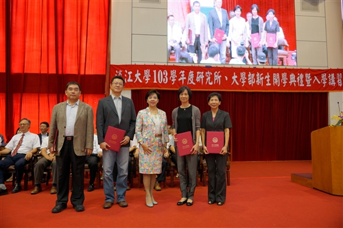 淡江新生的第一堂課：「克難坡巡禮」。