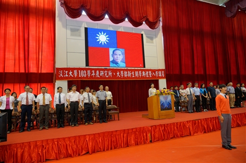 淡江新生的第一堂課：「克難坡巡禮」。