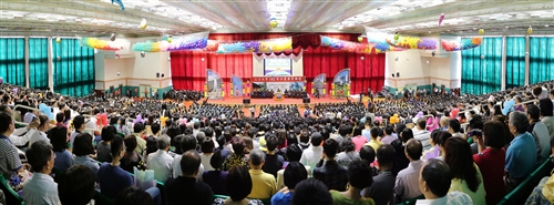 「三環五育 職場享譽」，本校舉行102學年度畢業典禮。