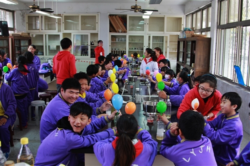 理學院「可見光科學服務隊」寒假下鄉服務。