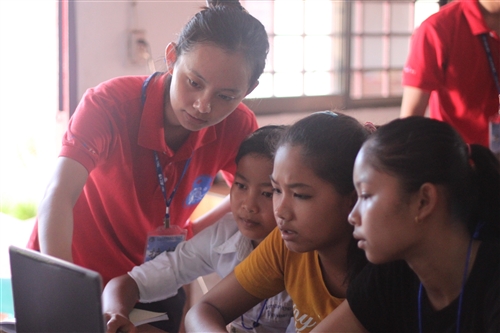 本校柬埔寨服務學習團第8次到柬埔寨哄吥省服務。