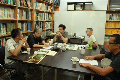 印證時代變遷建築系出版《嚮‧建築：民歌時代的建築青年》。