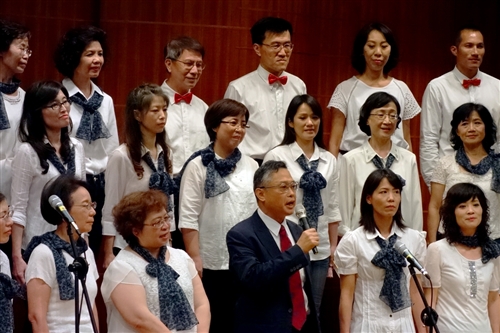 女教職聯誼會合唱團舉辦「淡江花月夜」音樂會。