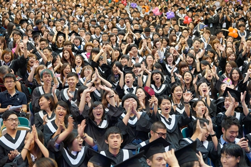 「三環五育 職場享譽」，本校舉行102學年度畢業典禮。