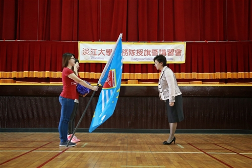 本校寒假社會服務授旗出發囉！