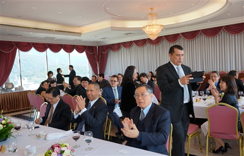 本校舉行第1屆「亞洲研究所數位學習碩士在職專班」畢業典禮。