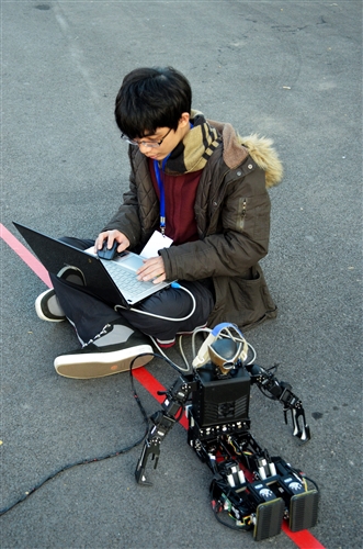 機器人研發團隊再創佳績勇奪2014 FIRA世界盃機器人賽6金3銅。