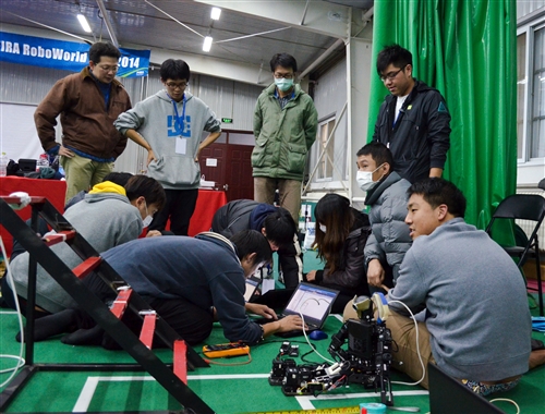 機器人研發團隊再創佳績勇奪2014 FIRA世界盃機器人賽6金3銅。