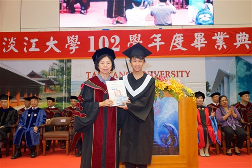 「三環五育 職場享譽」，本校舉行102學年度畢業典禮。