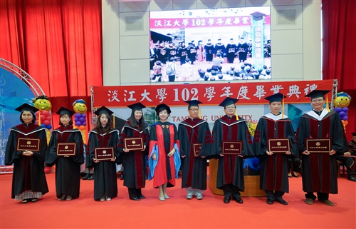 「三環五育 職場享譽」，本校舉行102學年度畢業典禮。