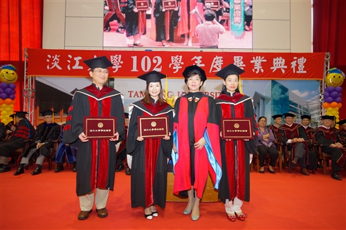 「三環五育 職場享譽」，本校舉行102學年度畢業典禮。