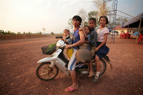 本校海外服務學習團遠至泰北苗疆服務。